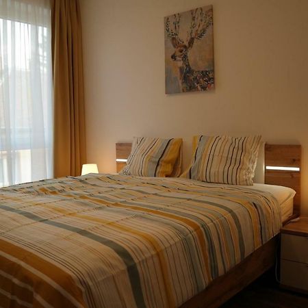 Holiday Apartman With Free Parking Дьєр Екстер'єр фото