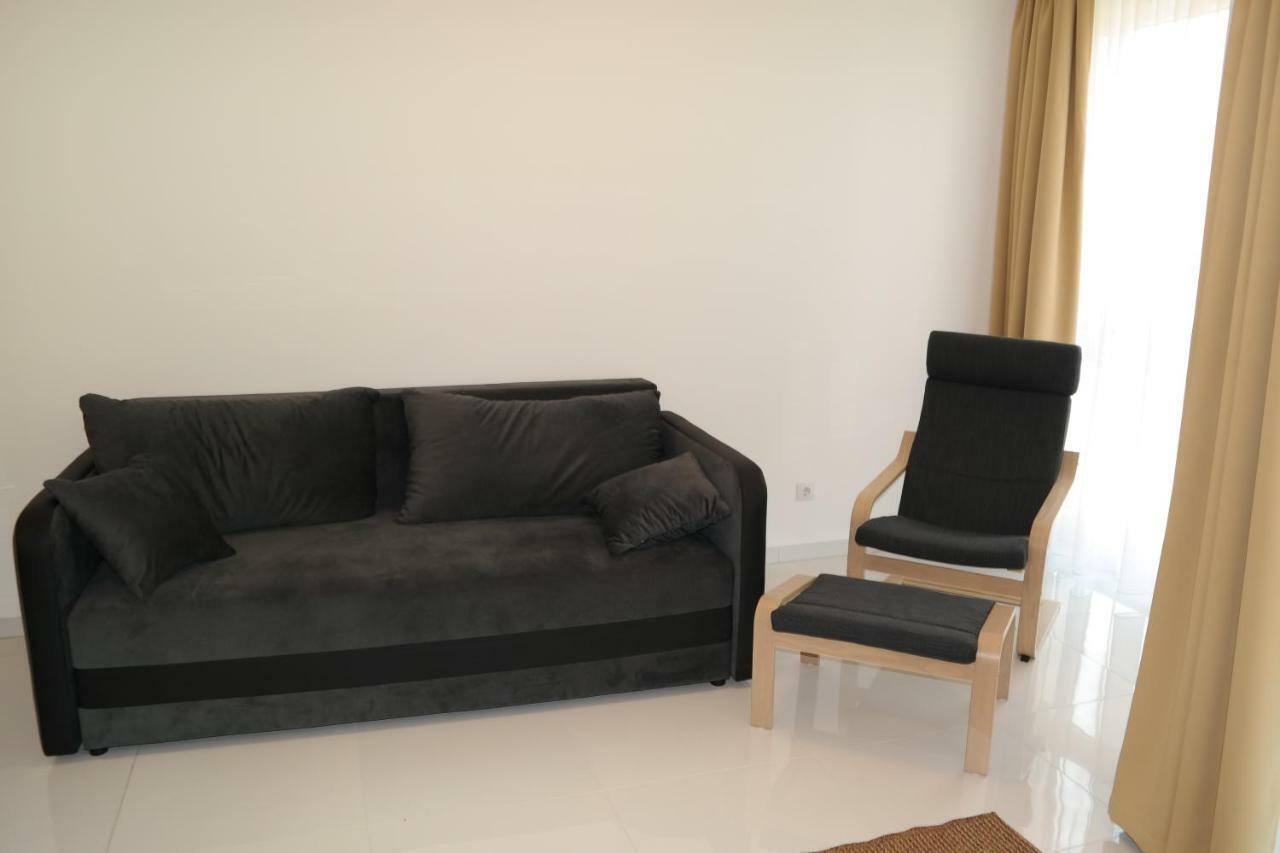 Holiday Apartman With Free Parking Дьєр Екстер'єр фото